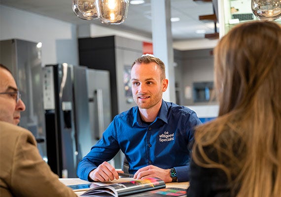 Vragen of advies nodig? Wij helpen u verder Vragen of advies nodig? Wij helpen u verder